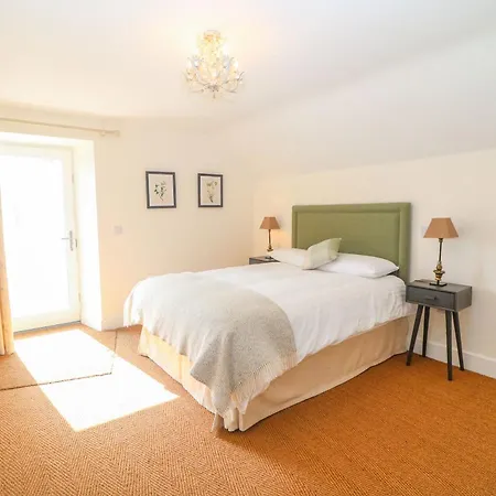 Old Village Barn * Woodford (Connacht)