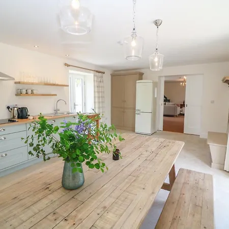 Old Village Barn بيت للعطل