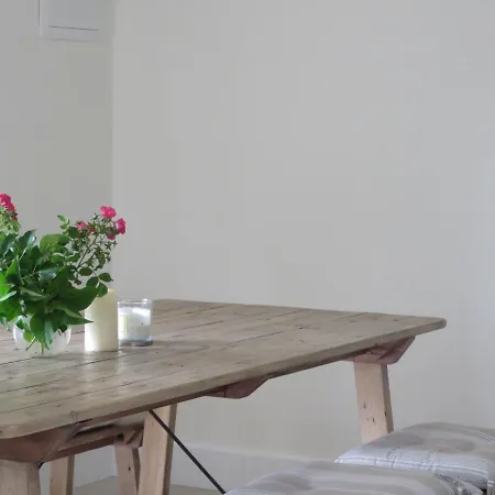 بيت للعطل Old Village Barn