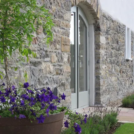 Old Village Barn Woodford (Connacht)