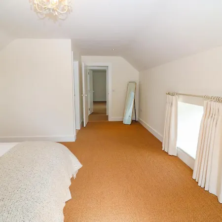 Old Village Barn بيت للعطل