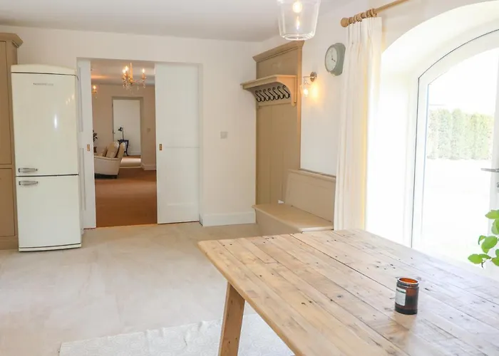 Old Village Barn * Woodford (Connacht)